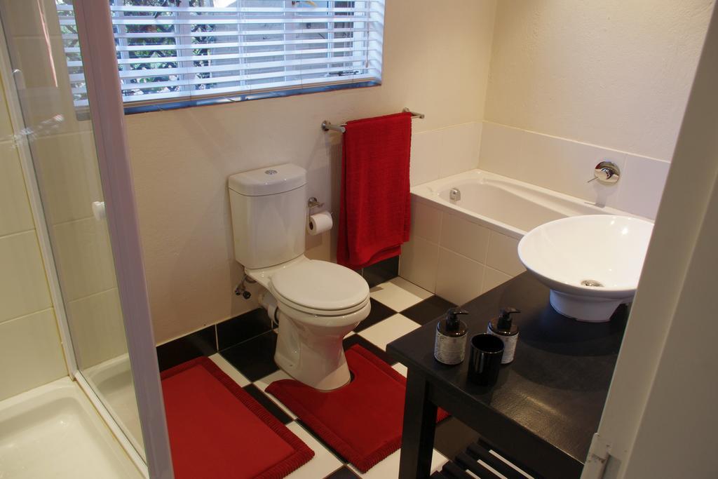 Pepper Tree Guest House Rivonia Sandton Esterno foto
