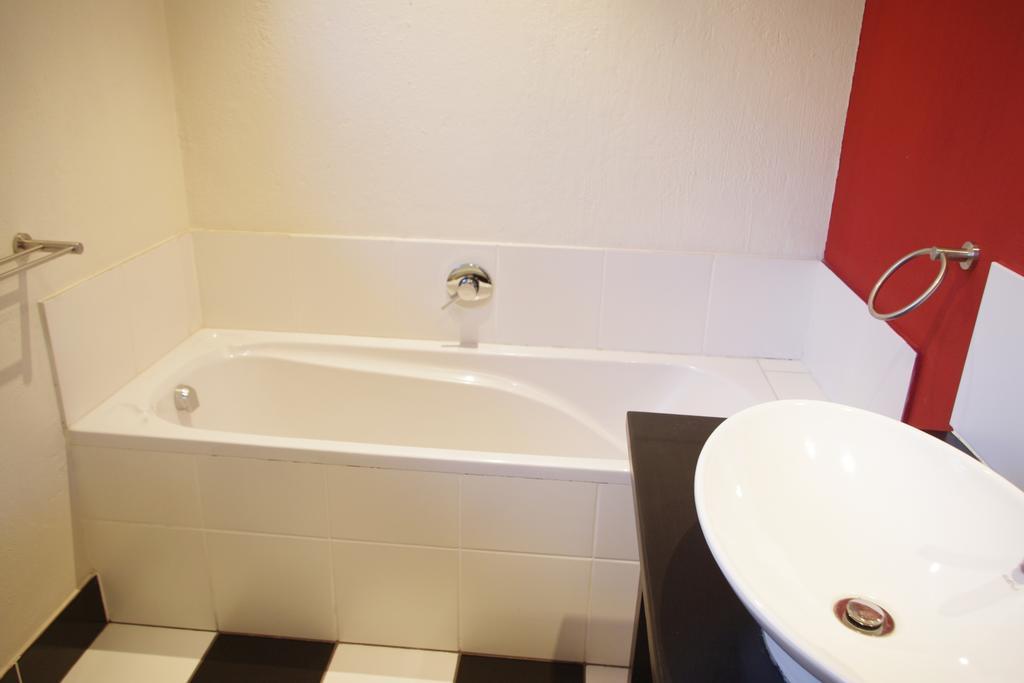 Pepper Tree Guest House Rivonia Sandton Esterno foto